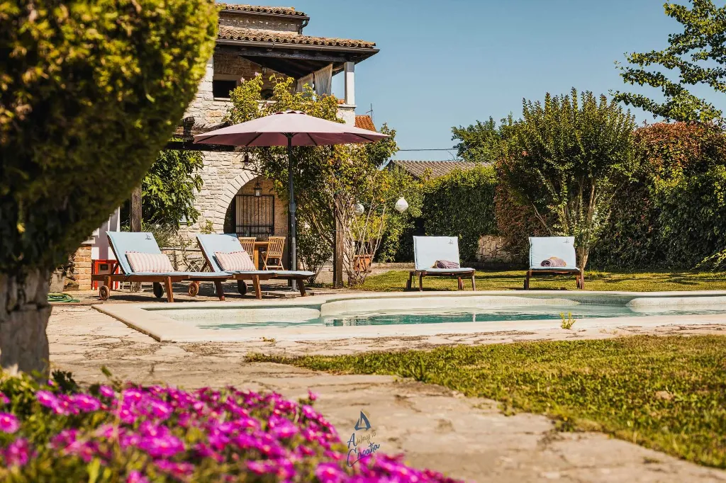 Sv. Lovreč 3-Bedroom Villa with Pool and Garden
