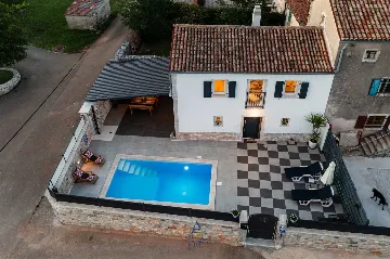 Villa with Pool in Muntrilj