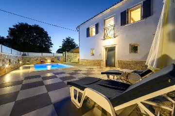 Villa with Pool in Muntrilj