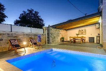 Villa with Pool in Muntrilj