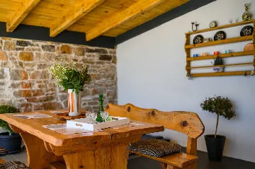 Villa with Pool in Muntrilj