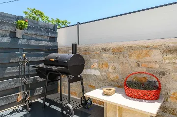 Villa with Pool in Muntrilj