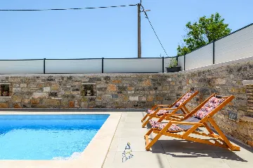 Villa with Pool in Muntrilj