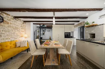 Villa with Pool in Muntrilj