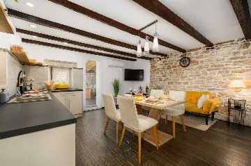 Villa with Pool in Muntrilj