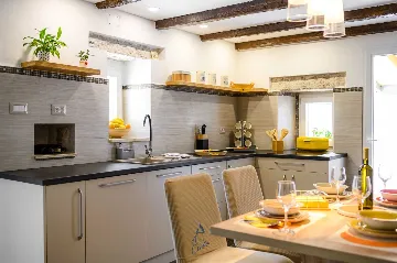 Villa with Pool in Muntrilj