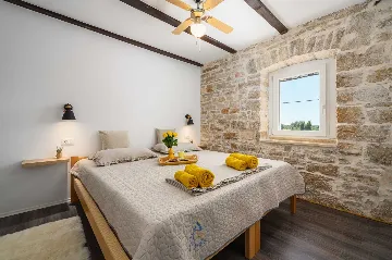 Villa with Pool in Muntrilj