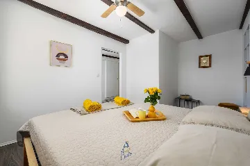 Villa with Pool in Muntrilj