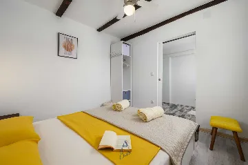 Villa with Pool in Muntrilj