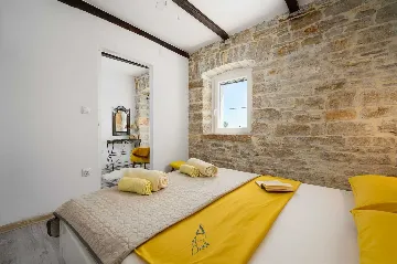 Villa with Pool in Muntrilj