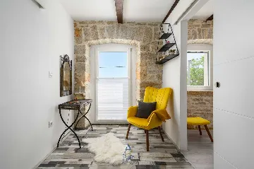 Villa with Pool in Muntrilj