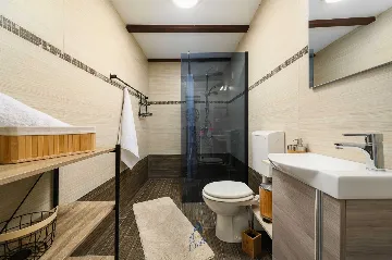 Villa with Pool in Muntrilj