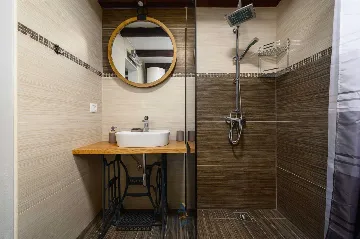 Villa with Pool in Muntrilj