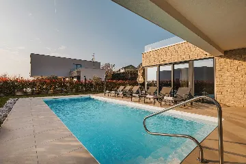 4-Bedroom Villa in Brnobići for 8 Guests