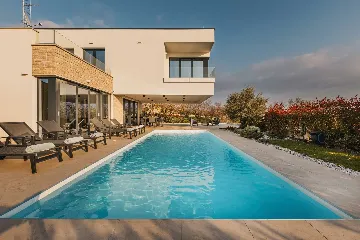 4-Bedroom Villa in Brnobići for 8 Guests