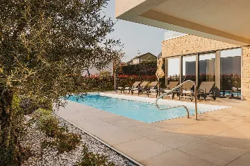 4-Bedroom Villa in Brnobići for 8 Guests