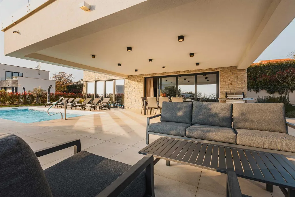 4-Bedroom Villa in Brnobići for 8 Guests