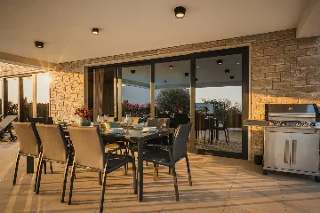 4-Bedroom Villa in Brnobići for 8 Guests