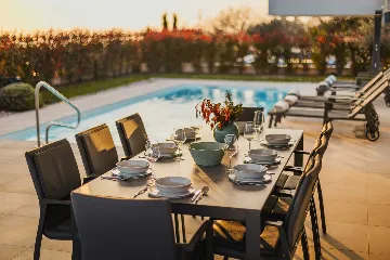 4-Bedroom Villa in Brnobići for 8 Guests