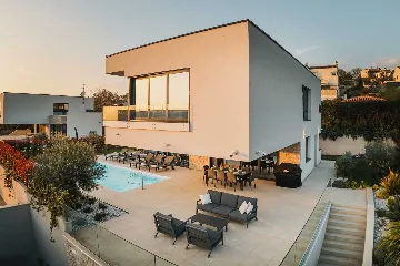 4-Bedroom Villa in Brnobići for 8 Guests
