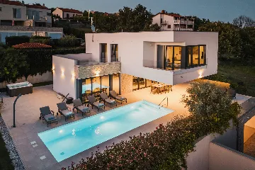 4-Bedroom Villa in Brnobići for 8 Guests