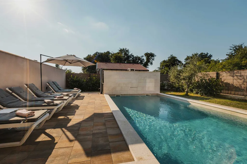 4-Bedroom Villa with Pool in Krnica for 8 Guests