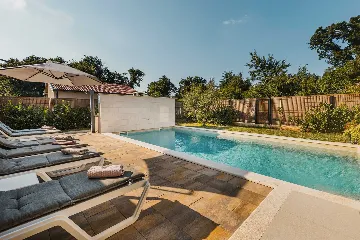 4-Bedroom Villa with Pool in Krnica for 8 Guests