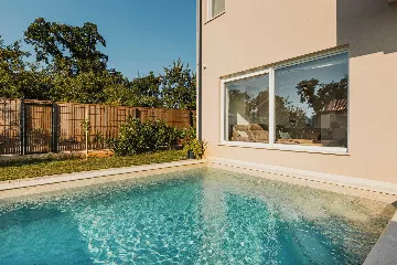 4-Bedroom Villa with Pool in Krnica for 8 Guests