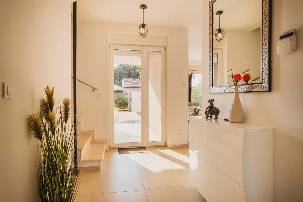 4-Bedroom Villa with Pool in Krnica for 8 Guests