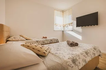 4-Bedroom Villa with Pool in Krnica for 8 Guests