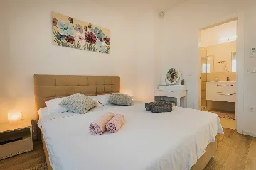 4-Bedroom Villa with Pool in Krnica for 8 Guests