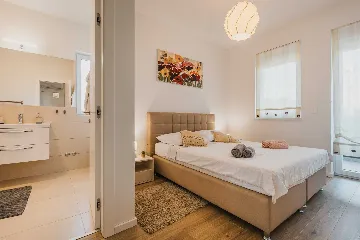 4-Bedroom Villa with Pool in Krnica for 8 Guests