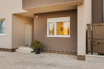 4-Bedroom Villa with Pool in Krnica for 8 Guests