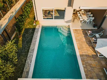 4-Bedroom Villa with Pool in Krnica for 8 Guests