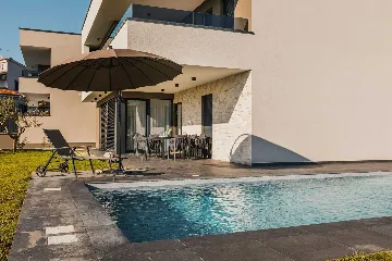 4-Bedroom Villa with Pool in Kaštelir (for 8)