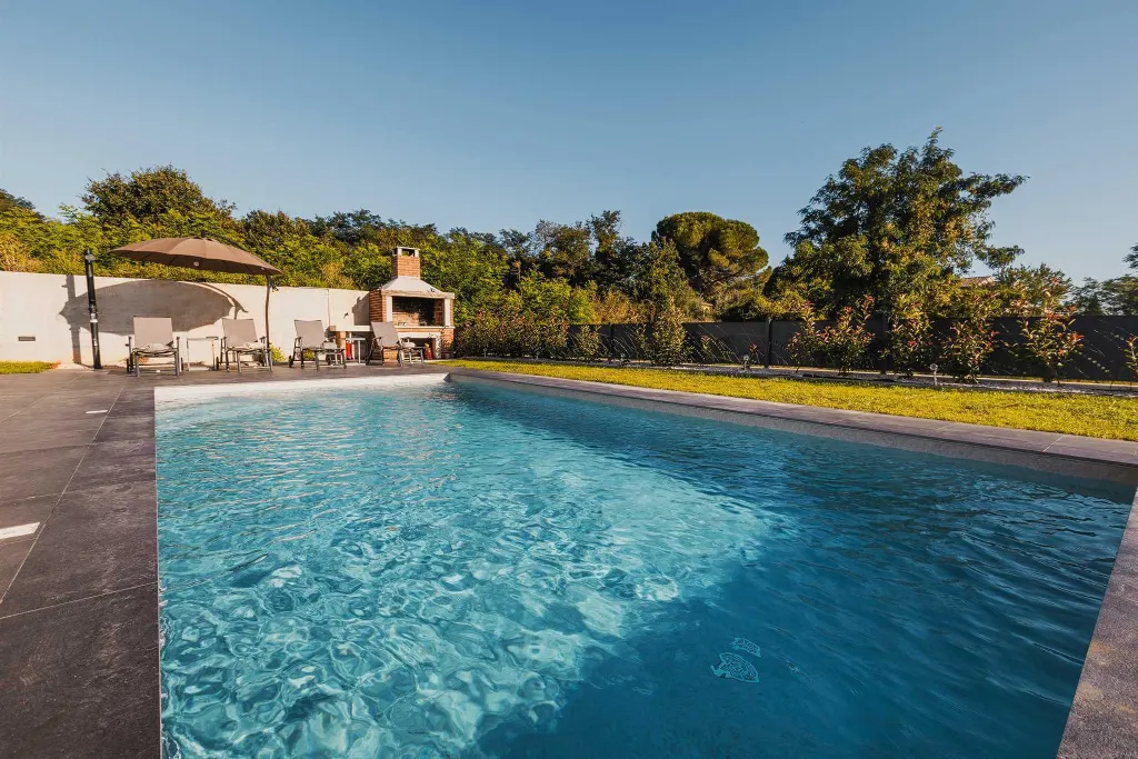 4-Bedroom Villa with Pool in Kaštelir (for 8)