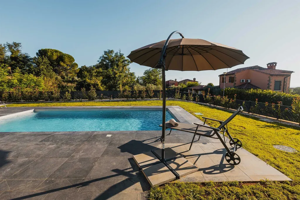 4-Bedroom Villa with Pool in Kaštelir (for 8)