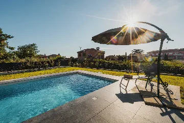 4-Bedroom Villa with Pool in Kaštelir (for 8)