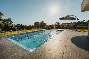 4-Bedroom Villa with Pool in Kaštelir (for 8)
