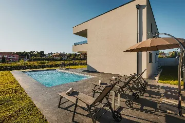 4-Bedroom Villa with Pool in Kaštelir (for 8)