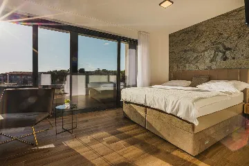 4-Bedroom Villa with Pool in Kaštelir (for 8)