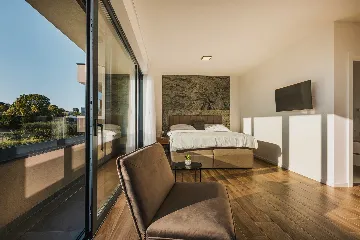 4-Bedroom Villa with Pool in Kaštelir (for 8)