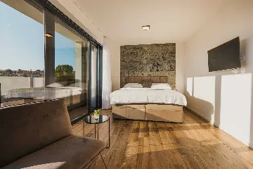 4-Bedroom Villa with Pool in Kaštelir (for 8)