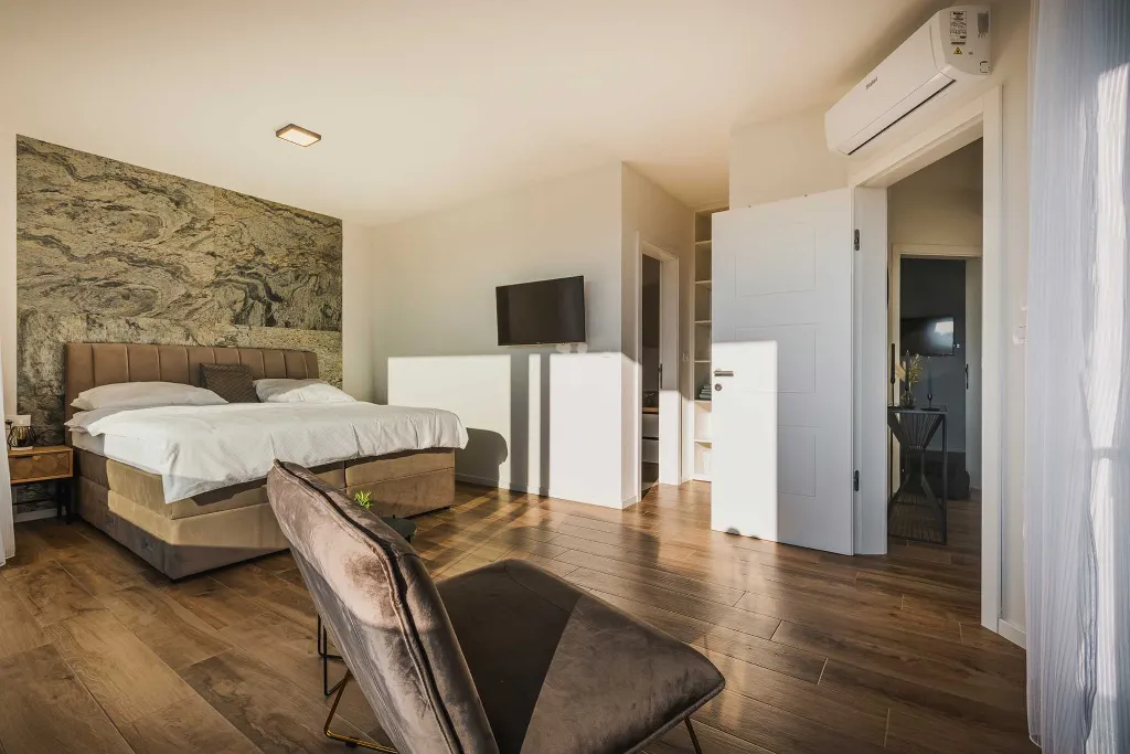 4-Bedroom Villa with Pool in Kaštelir (for 8)