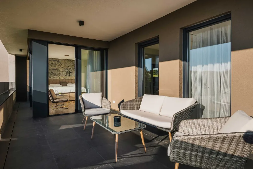 4-Bedroom Villa with Pool in Kaštelir (for 8)