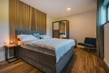 4-Bedroom Villa with Pool in Kaštelir (for 8)