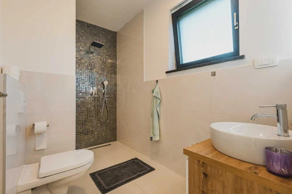 4-Bedroom Villa with Pool in Kaštelir (for 8)