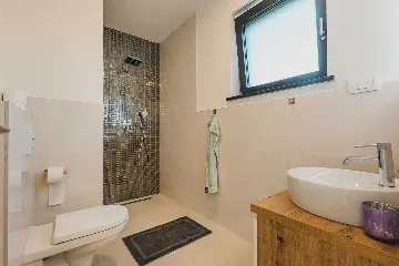 4-Bedroom Villa with Pool in Kaštelir (for 8)