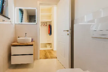 4-Bedroom Villa with Pool in Kaštelir (for 8)