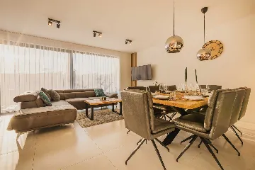 4-Bedroom Villa with Pool in Kaštelir (for 8)